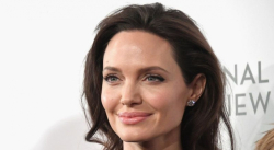 Nuevo amor: Angelina Jolie ya se olvidó de Brad Pitt 
