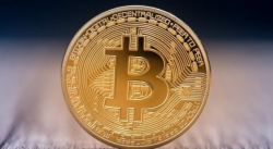 Wall Street entre el interés y nerviosismo por el bitcóin 