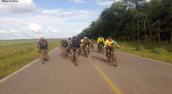 CORAJE, FUERZA Y VALENTIA DEMOSTRARON CUATRO ATLETAS AMAZONENSES EN PRIMER RECORRIDO DE LA VUELTA CICLISTICA DEL ORINOCO