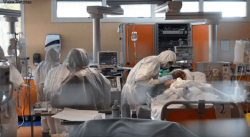 LOS MUERTOS EN ITALIA ESCALAN A 6.820, 743 MÁS EN UN DÍA