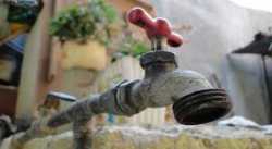 AYACUCHENSES DENUNCIAN CONTINUAS FALLAS EN EL SUMINISTRO DE AGUA POTABLE