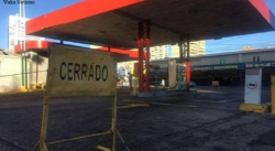 BLOOMBERG: MÁS DE 60% DE LAS GASOLINERAS EN VENEZUELA PERMANECEN CERRADAS