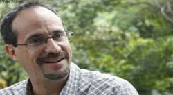 MANUEL LLORENS GANA IV CONCURSO ANUAL DE POESÍA LUGAR COMÚN