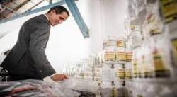 Juan Guaidó entregó un millón 700 mil de medicamentos para mujeres embarazadas y niños con desnutrición