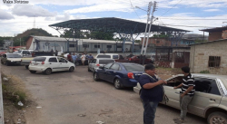 GOBIERNO REGIONAL OFICIALIZA NUEVA MODALIDAD DE SUMINISTRO DE COMBUSTIBLE POR PICO Y PLACA EN ESTACIONES ATURES Y PUERTO AYACUCHO