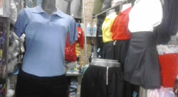 PADRES PREOCUPADOS POR EL ALTO COSTO DE LOS UNIFORMES ESCOLARES